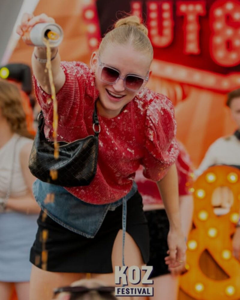 @kozfestival Niet mieten maar.... 🍻 Onze kiek snapt 'm Heb...