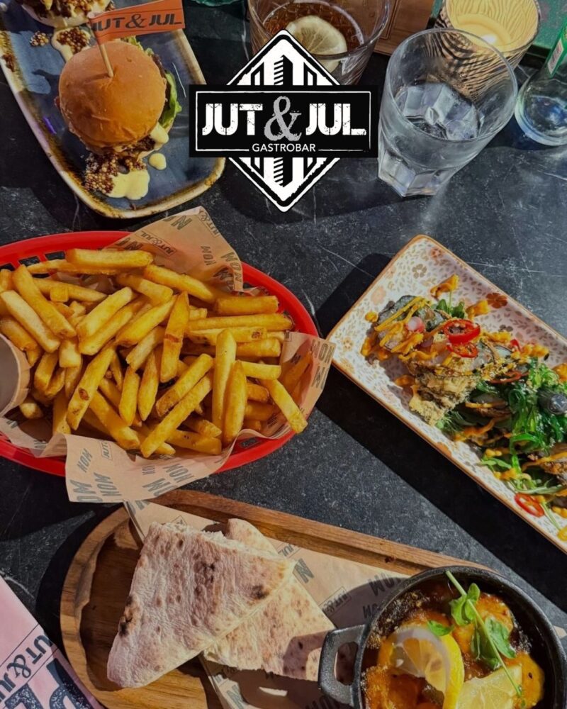 Hello weekend!🌼 Wat is jouw favoriete gerechtje bij Jut en...